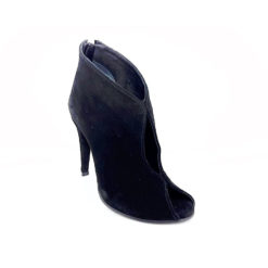 Alternative view of Botine decupate  Karmine