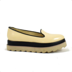 Pantofi cu talpa dubla din lac nude si box negru